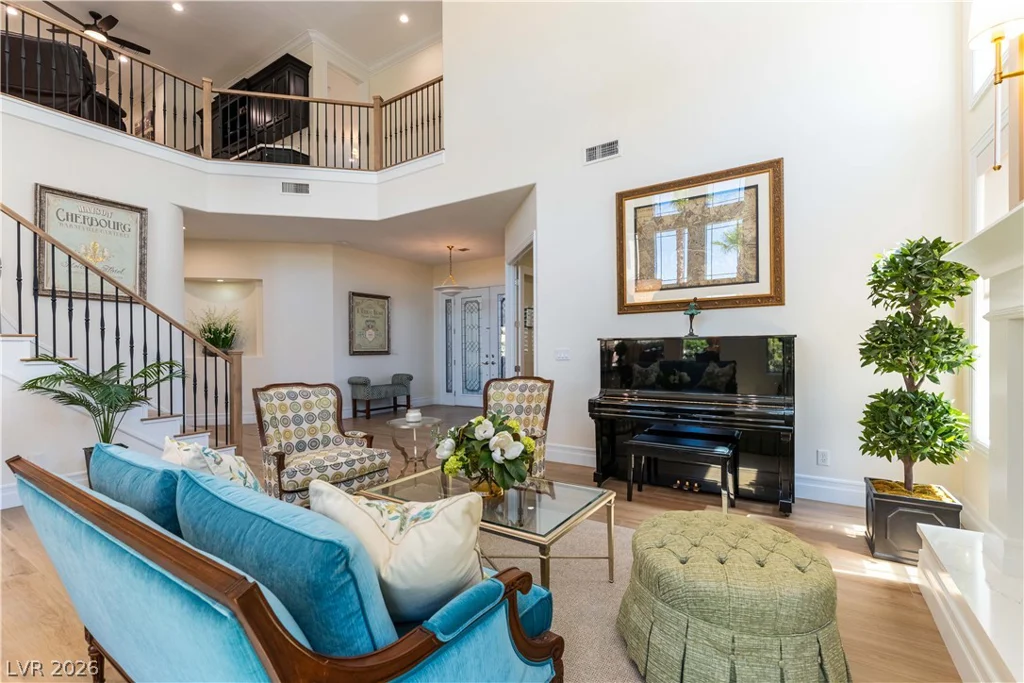 10100 Cresent Mesa, Las Vegas, NV 89145