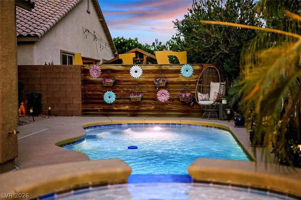 6565 Mission Crest, Las Vegas, NV 89131