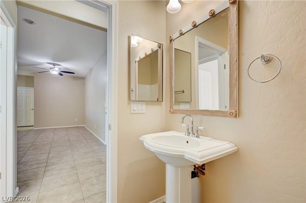 2416 Great Auk, North Las Vegas, NV 89084