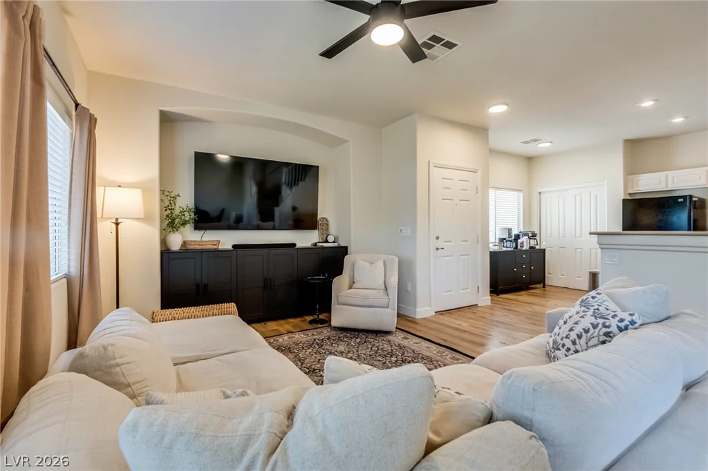 9116 Bushy Tail, Las Vegas, NV 89149
