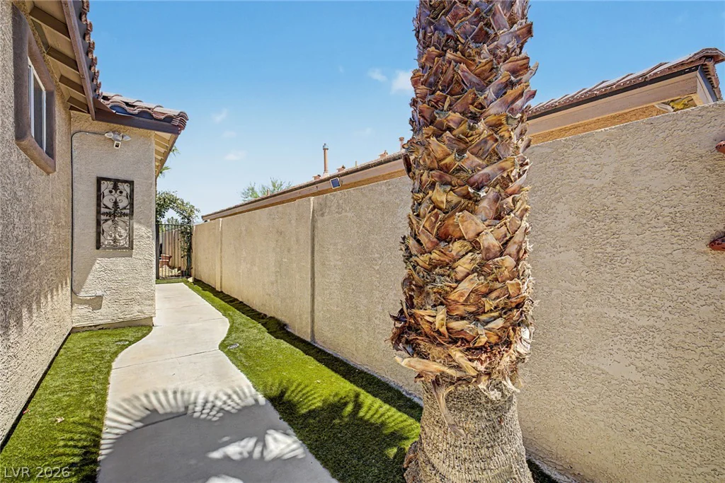 9444 Kingsley, Las Vegas, NV 89149