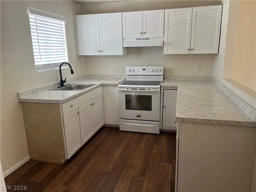 5422 Swenson, Las Vegas, NV 89119