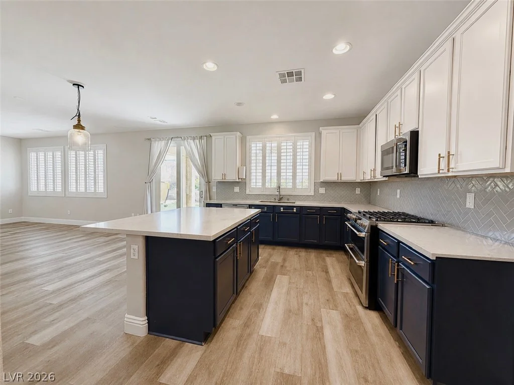 6635 Brooklyn Heights, Las Vegas, NV 89166