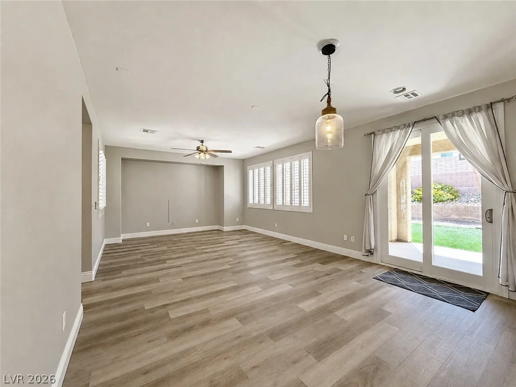 6635 Brooklyn Heights, Las Vegas, NV 89166