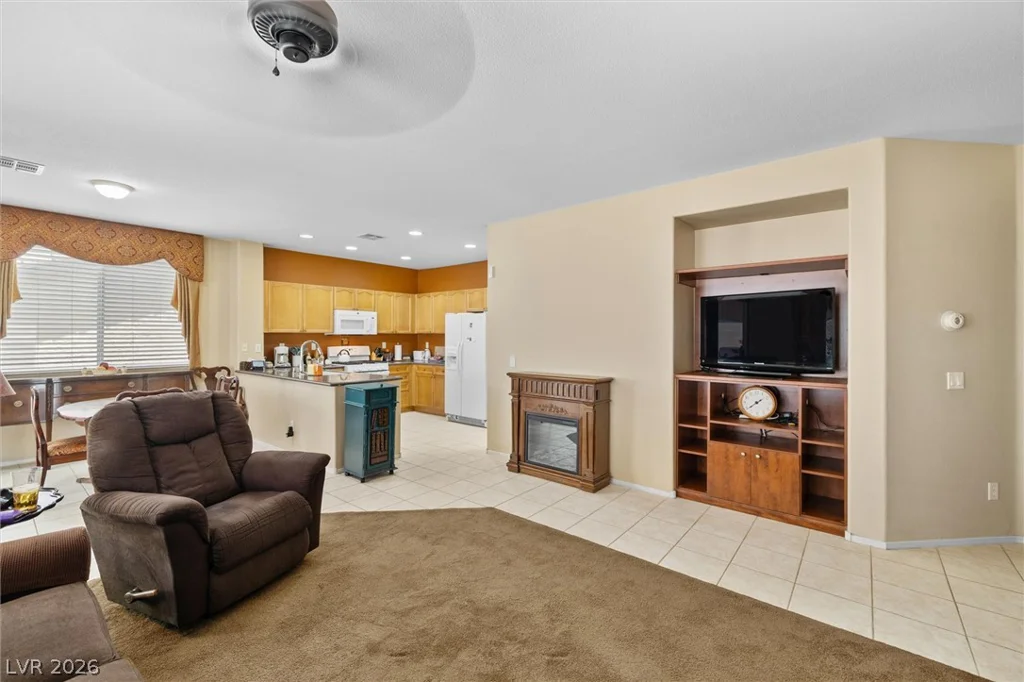 9332 Longhorn Falls, Las Vegas, NV 89149