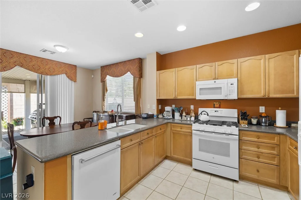 9332 Longhorn Falls, Las Vegas, NV 89149