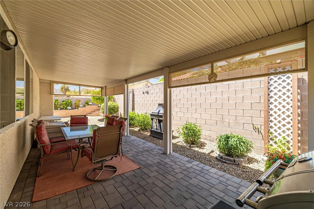 9332 Longhorn Falls, Las Vegas, NV 89149
