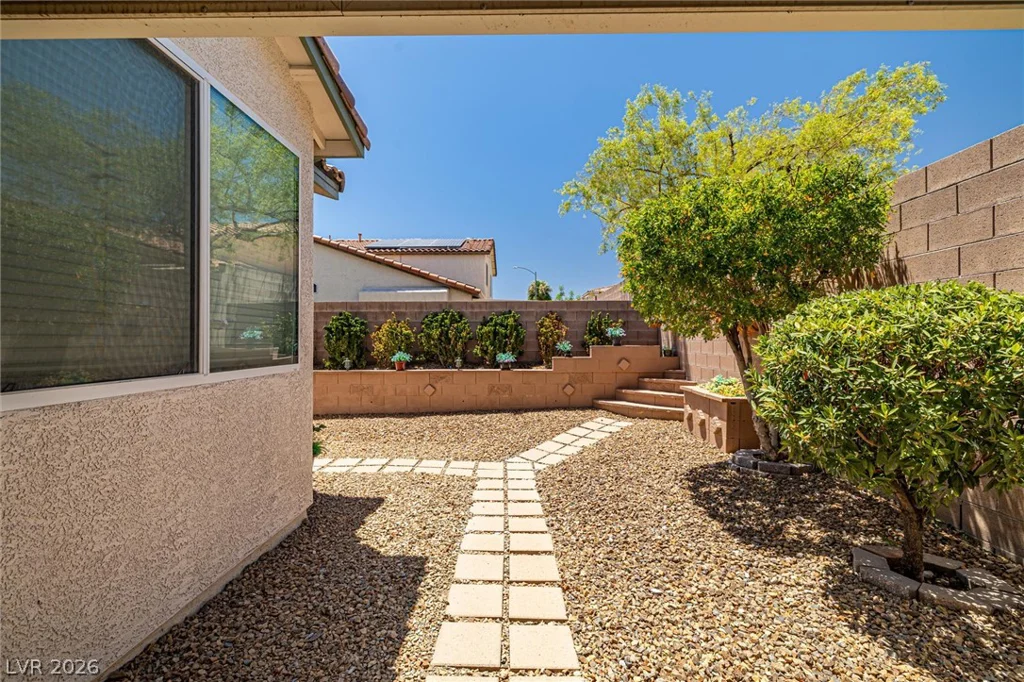9332 Longhorn Falls, Las Vegas, NV 89149