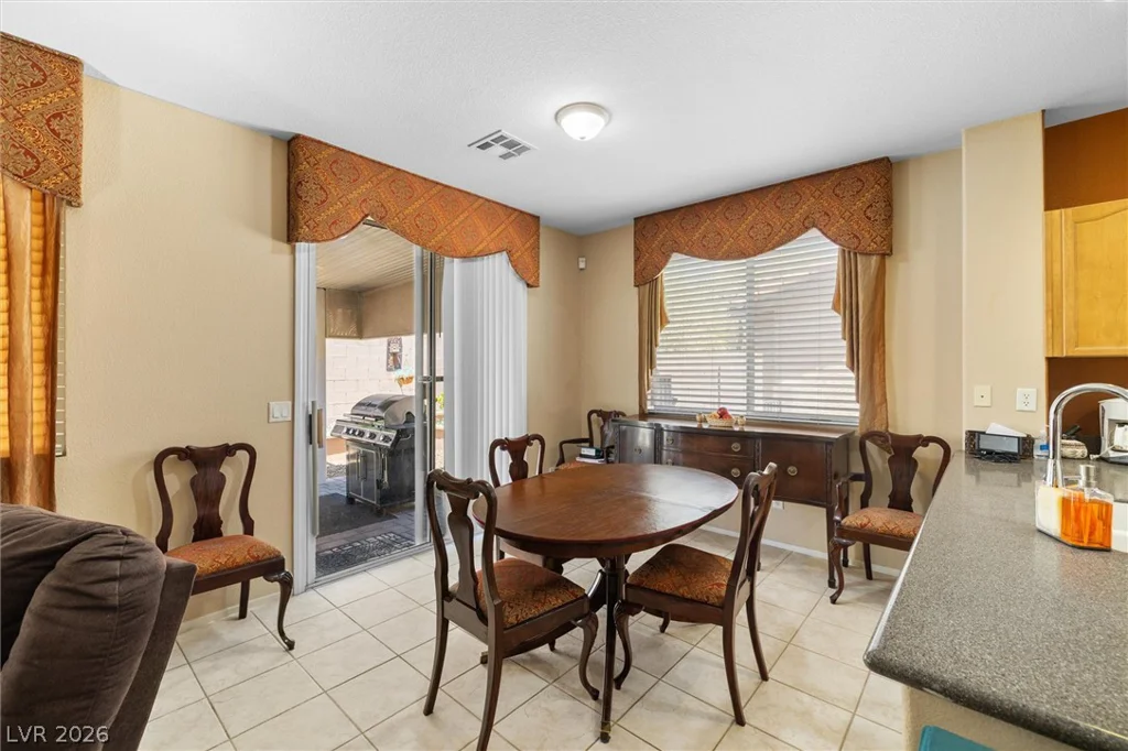 9332 Longhorn Falls, Las Vegas, NV 89149