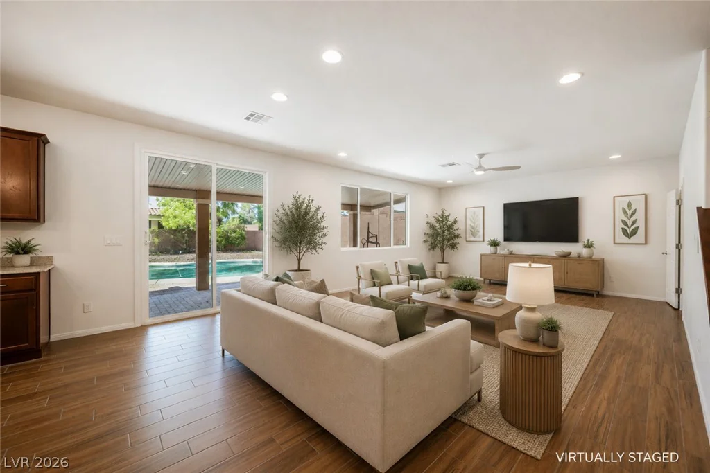 305 Petrus, North Las Vegas, NV 89031
