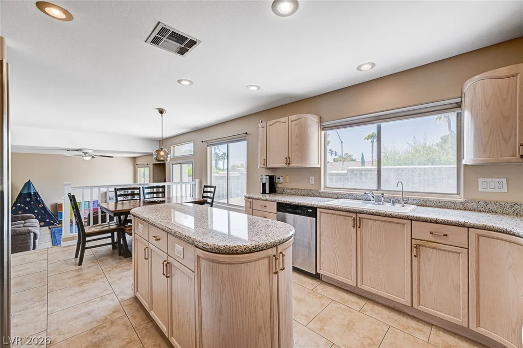 7813 Falconwing, Las Vegas, NV 89131