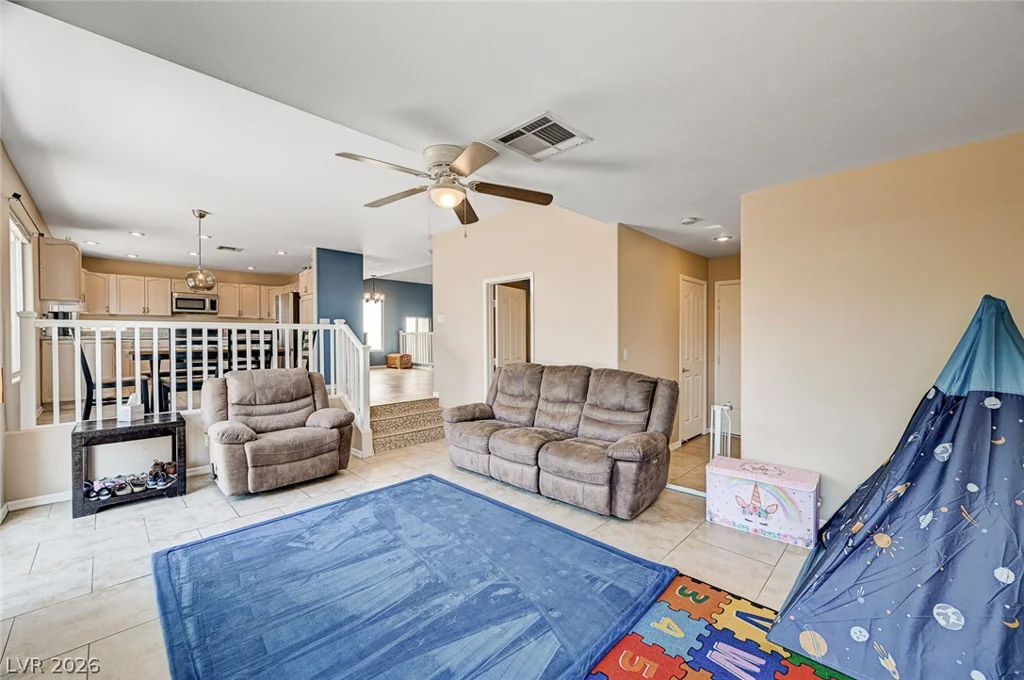 7813 Falconwing, Las Vegas, NV 89131