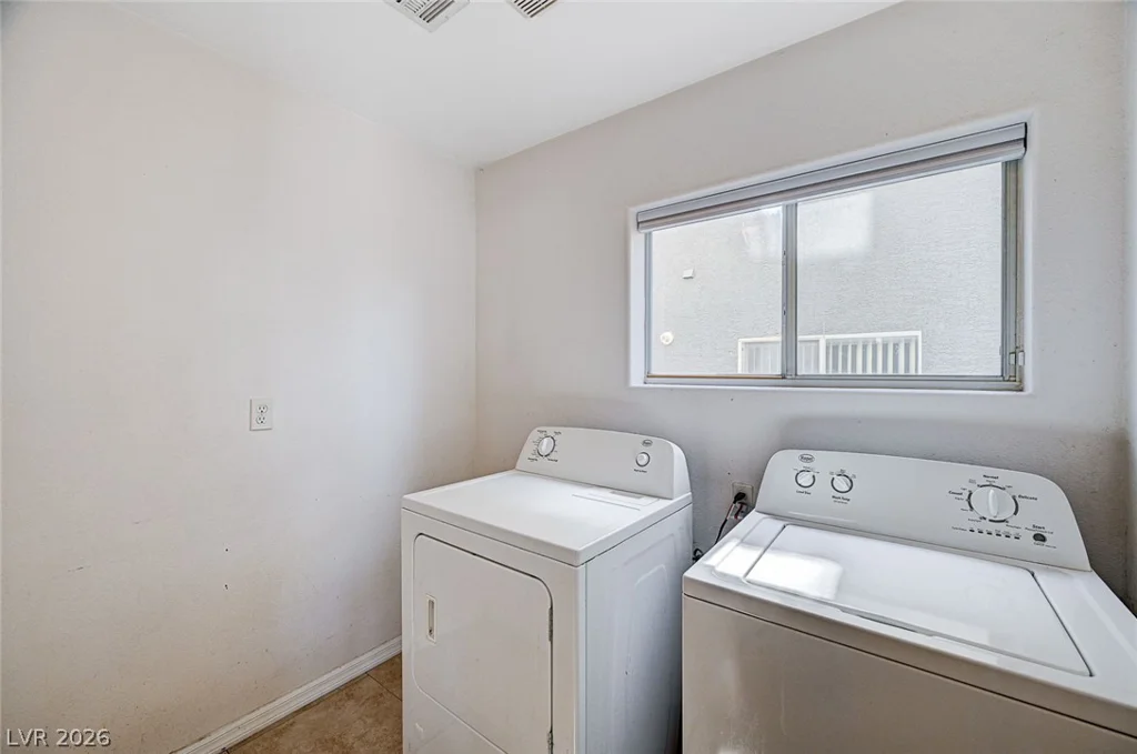 7813 Falconwing, Las Vegas, NV 89131