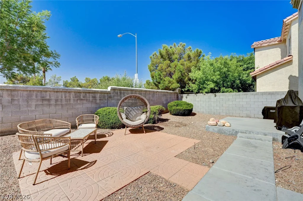 7813 Falconwing, Las Vegas, NV 89131