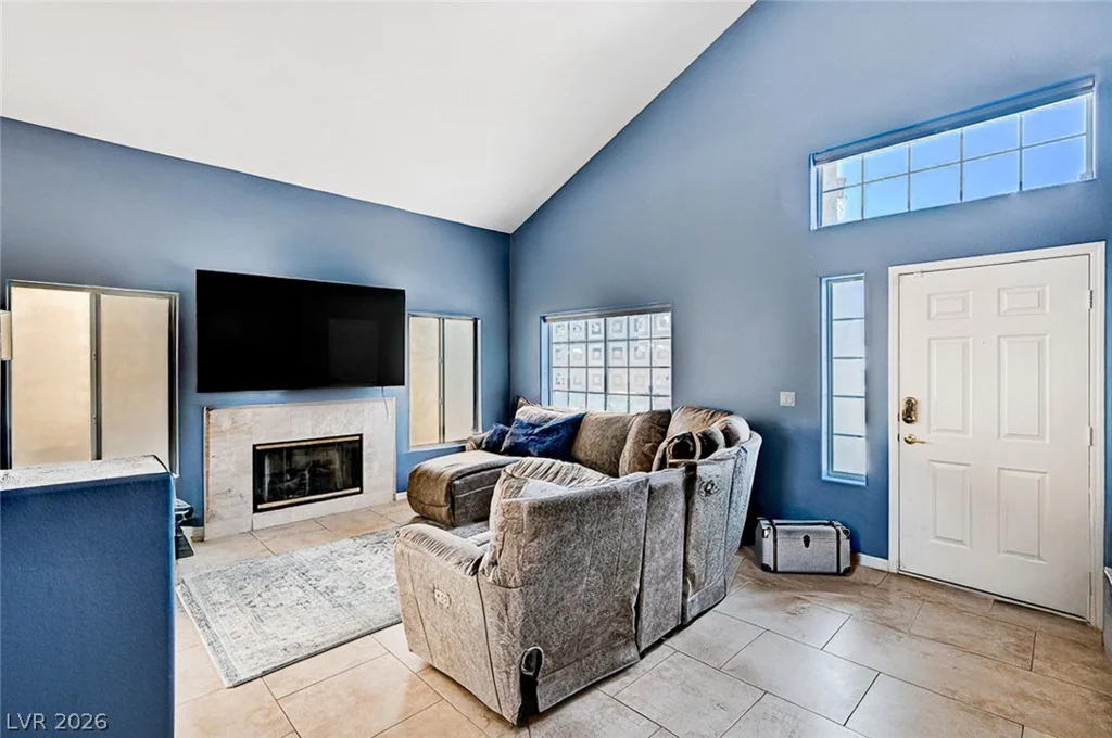 7813 Falconwing, Las Vegas, NV 89131