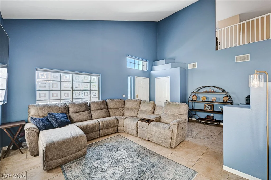 7813 Falconwing, Las Vegas, NV 89131