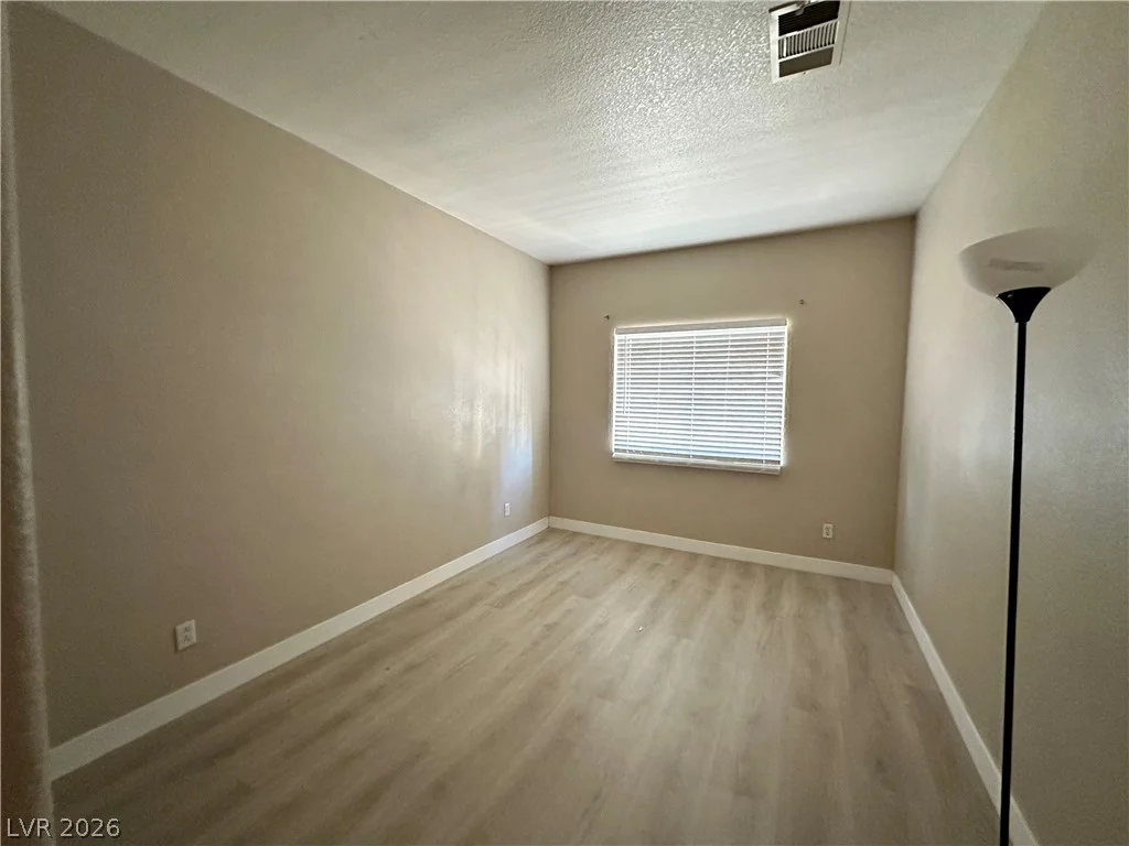 7873 Blue Brook, Las Vegas, NV 89147
