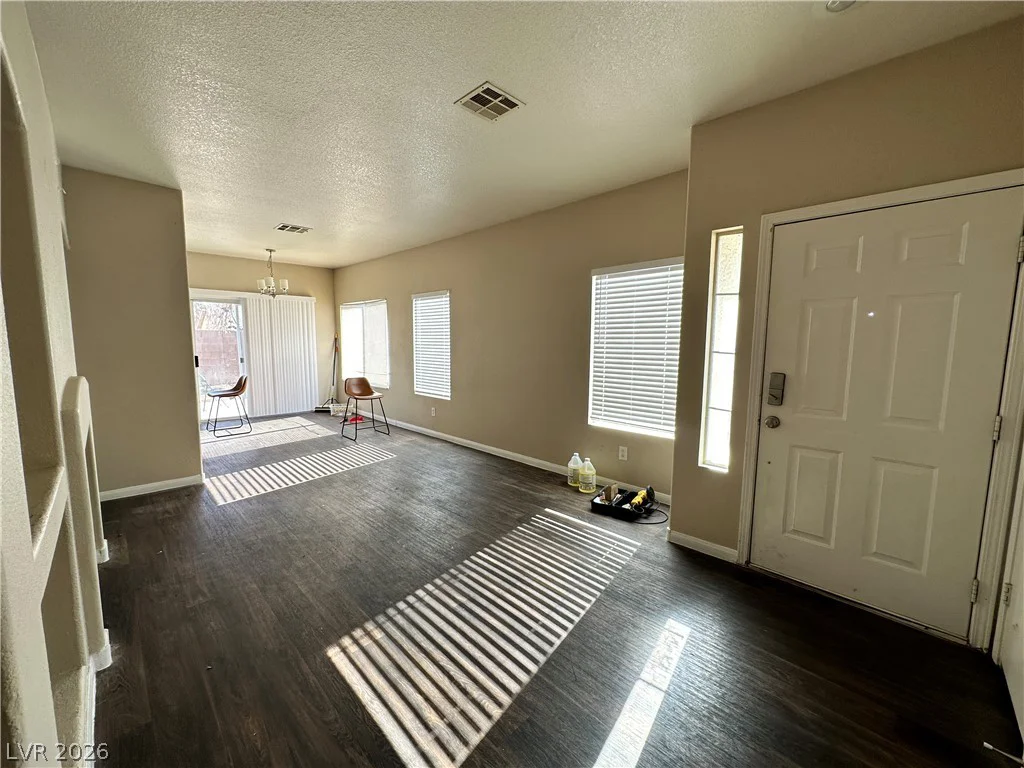 7873 Blue Brook, Las Vegas, NV 89147
