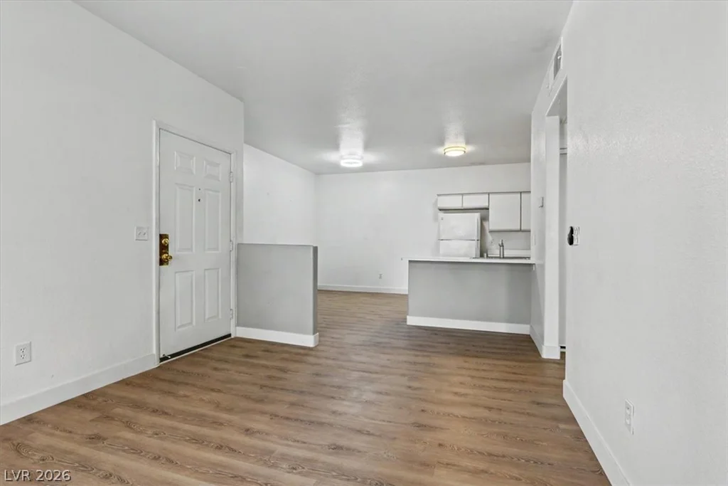 5751 Hacienda, Las Vegas, NV 89122