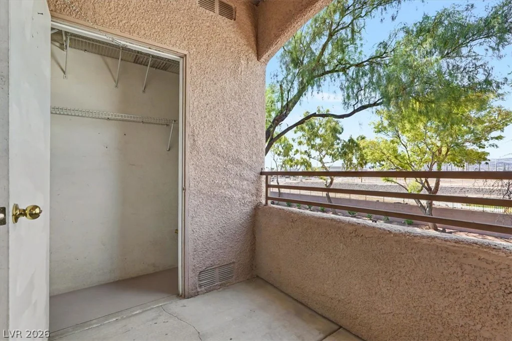 5751 Hacienda, Las Vegas, NV 89122