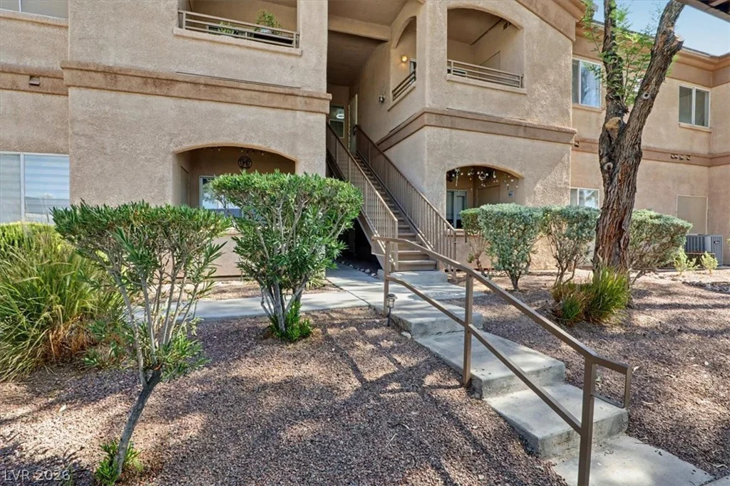 5751 Hacienda, Las Vegas, NV 89122