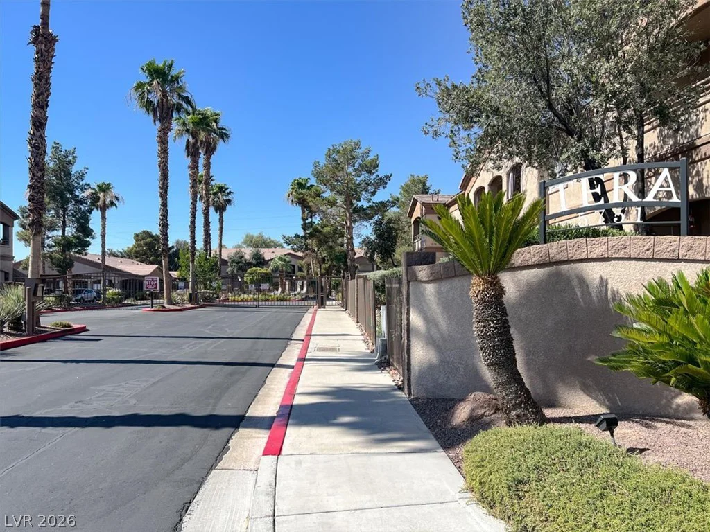 5751 Hacienda, Las Vegas, NV 89122