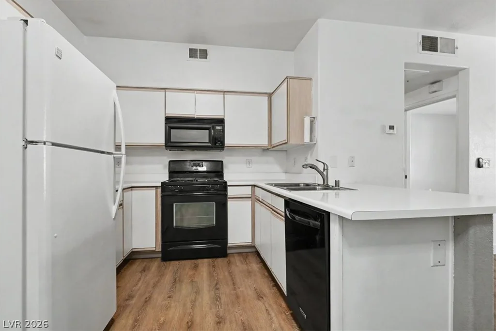5751 Hacienda, Las Vegas, NV 89122