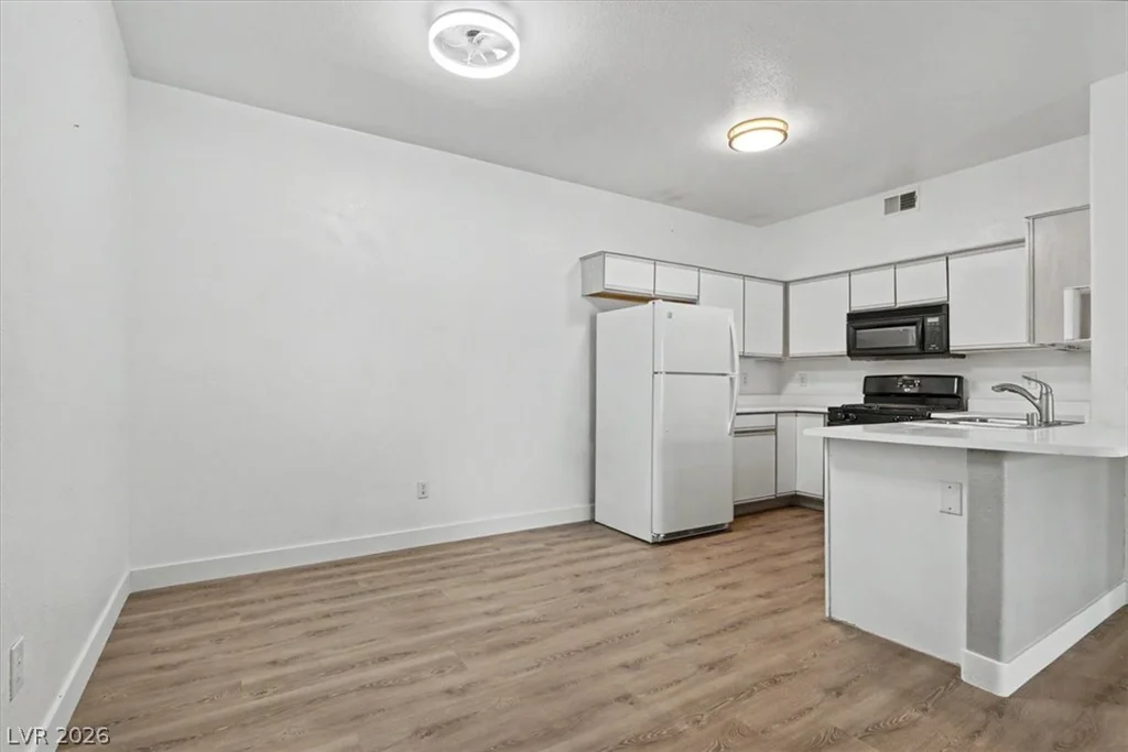 5751 Hacienda, Las Vegas, NV 89122