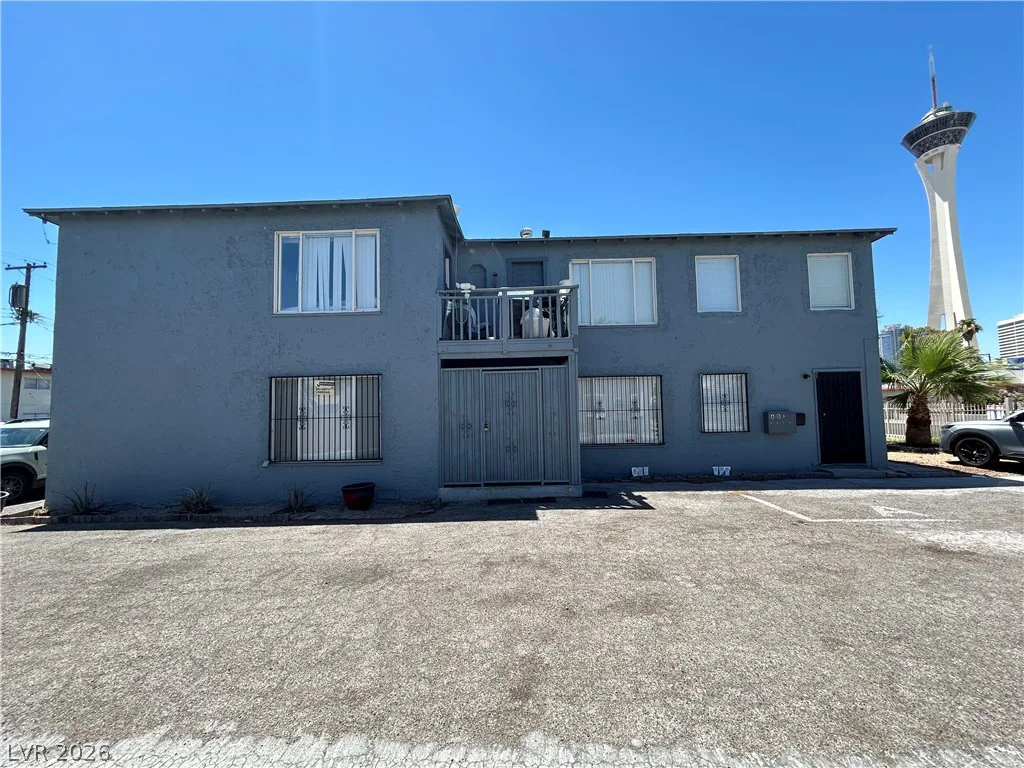 1711 Santa Paula, Las Vegas, NV 89104