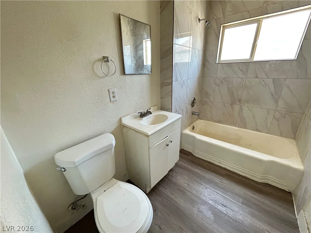 1711 Santa Paula, Las Vegas, NV 89104