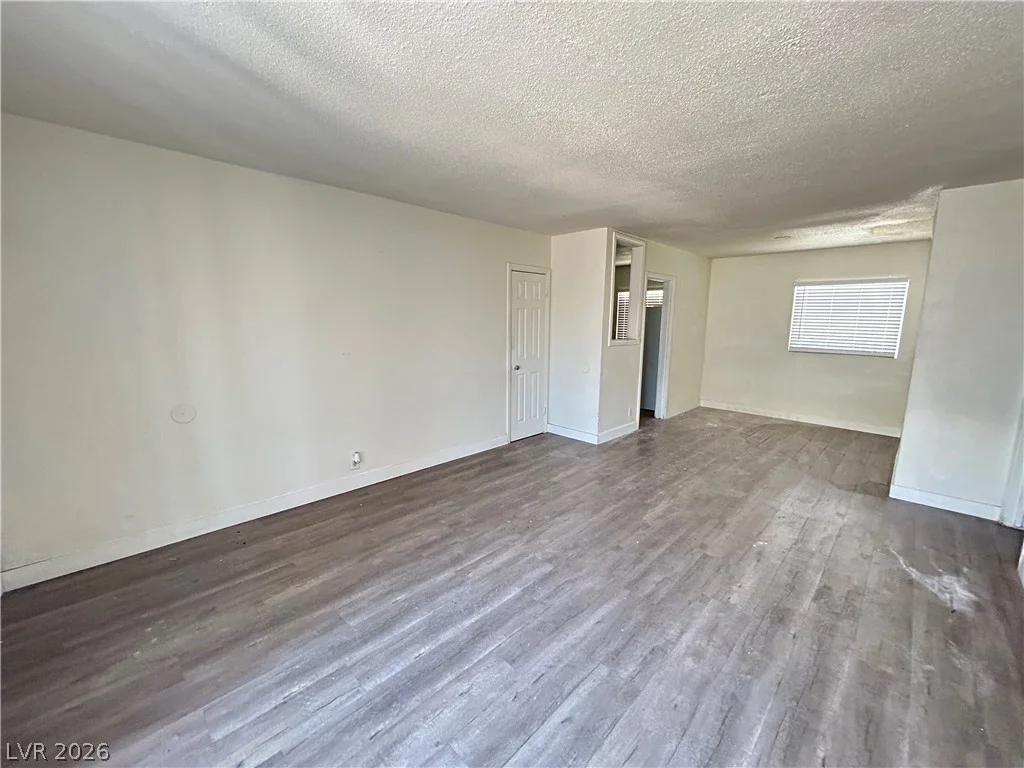 1711 Santa Paula, Las Vegas, NV 89104