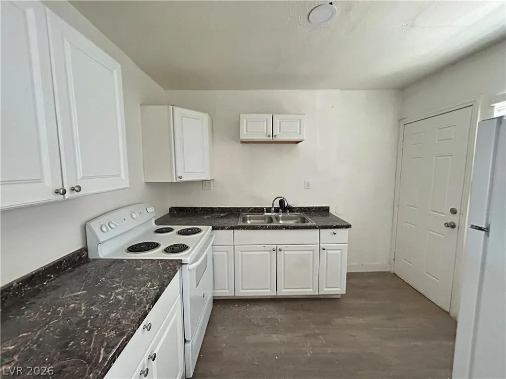 1711 Santa Paula, Las Vegas, NV 89104