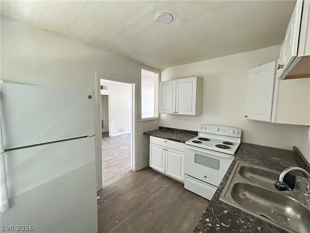 1711 Santa Paula, Las Vegas, NV 89104