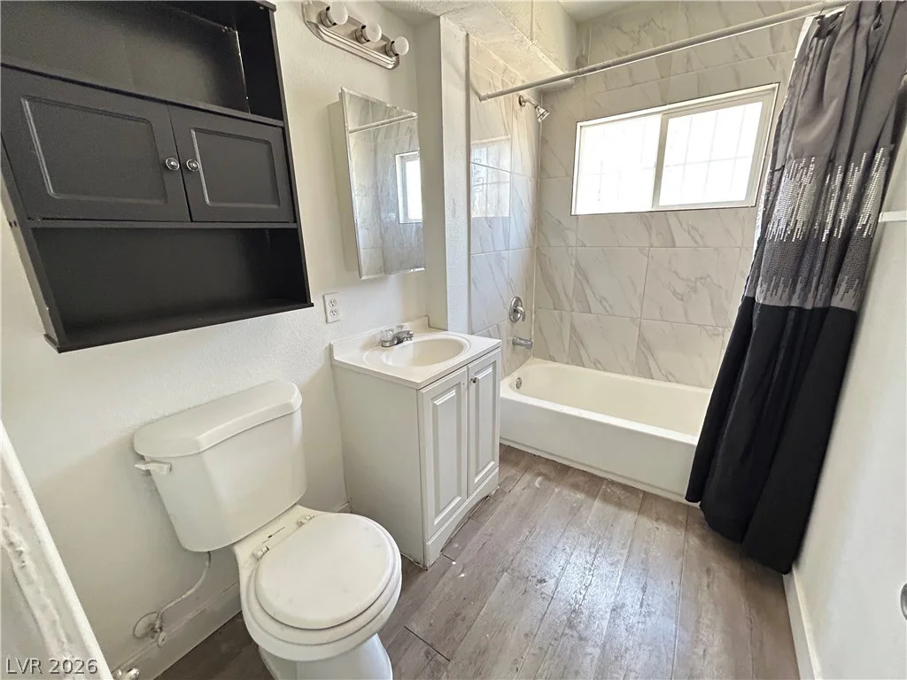 1711 Santa Paula, Las Vegas, NV 89104