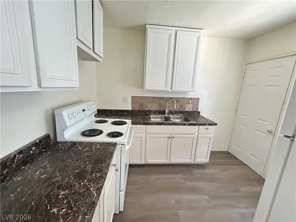 1711 Santa Paula, Las Vegas, NV 89104