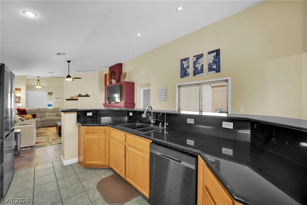 86 Harbor Coast, Las Vegas, NV 89148