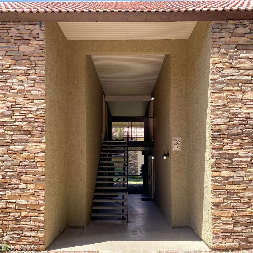 5160 Indian River, Las Vegas, NV 89103