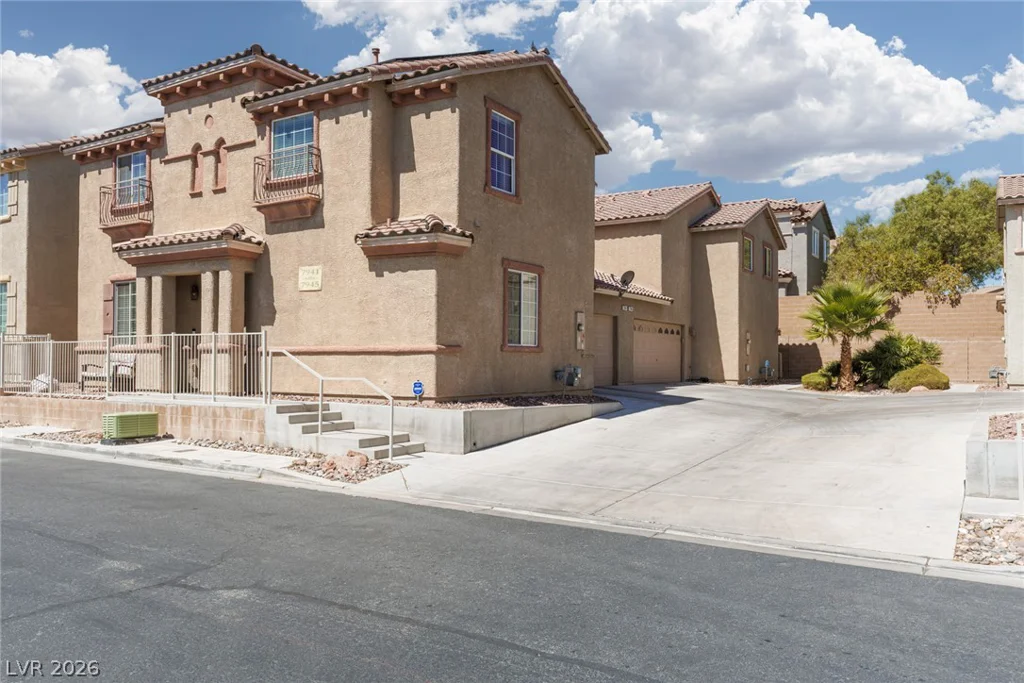 7945 Crimson Point, Las Vegas, NV 89149
