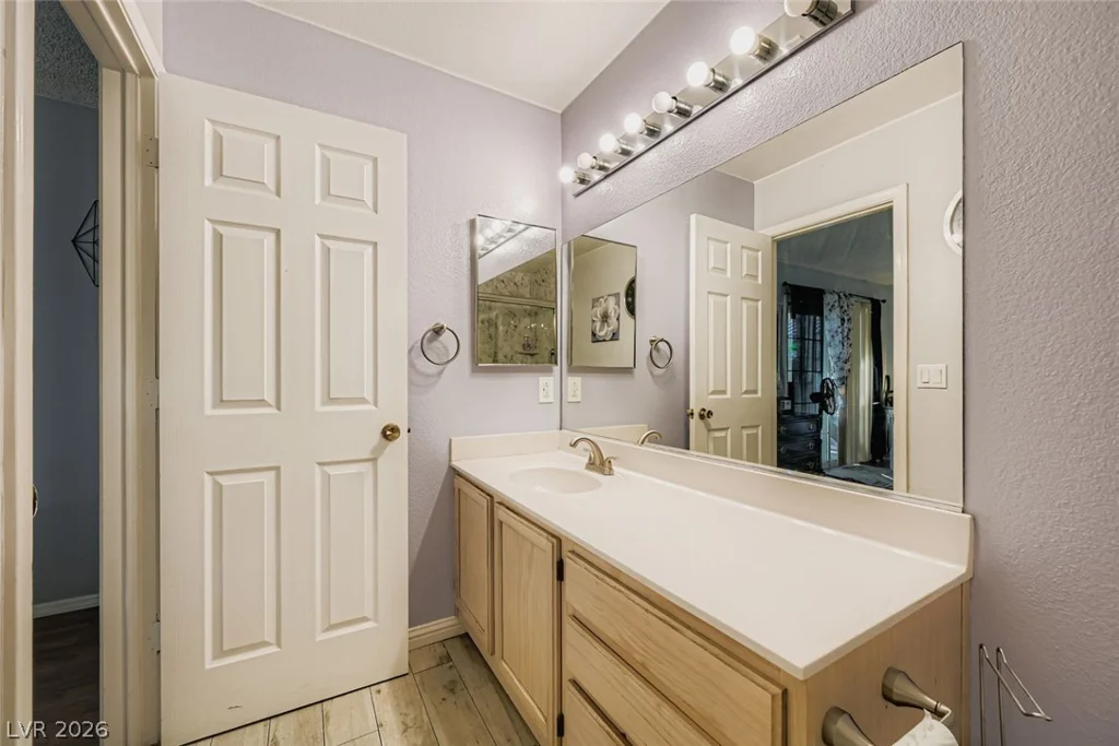 2132 Bavington, Las Vegas, NV 89108