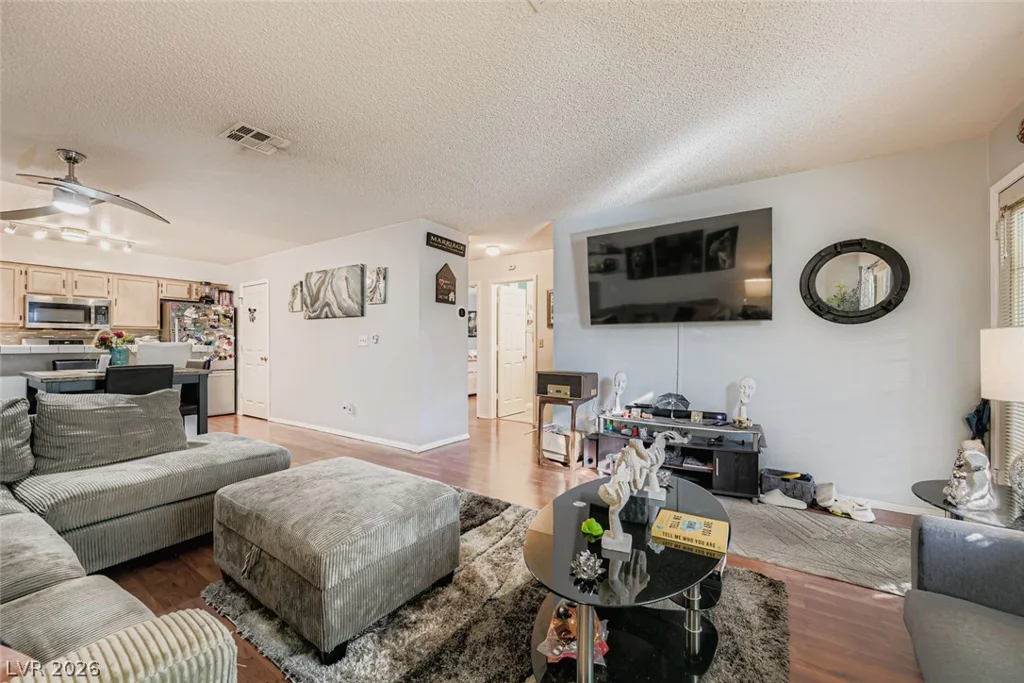 2132 Bavington, Las Vegas, NV 89108