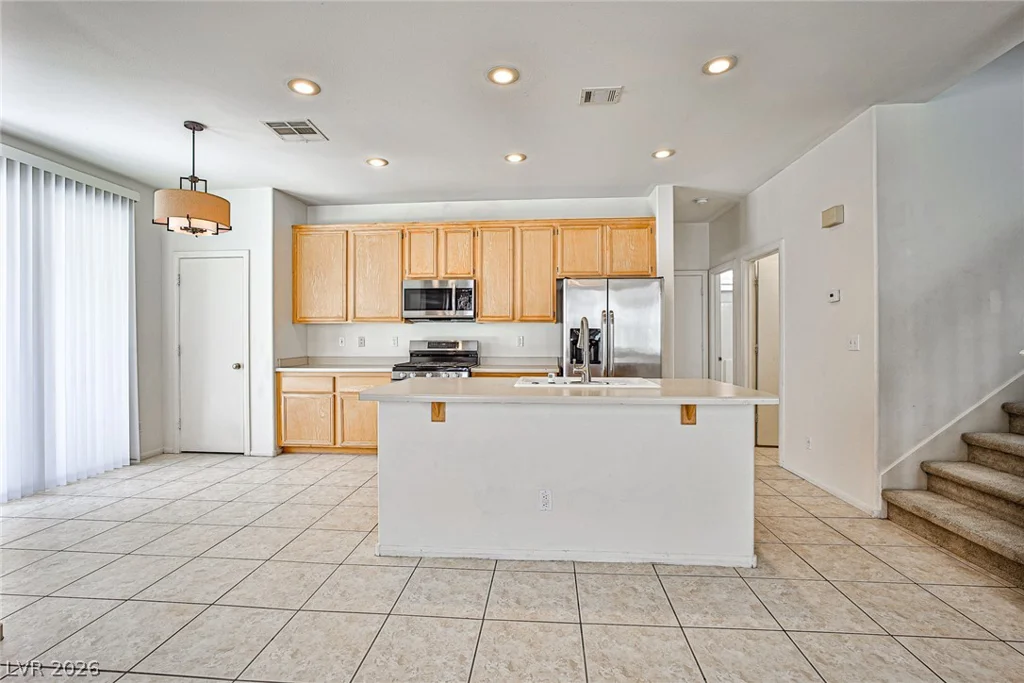 9931 Oriole Crest, Las Vegas, NV 89117