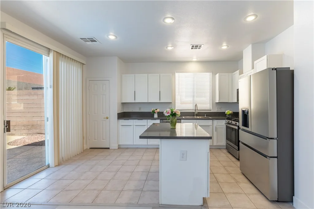 405 Sonoma Valley, Las Vegas, NV 89144