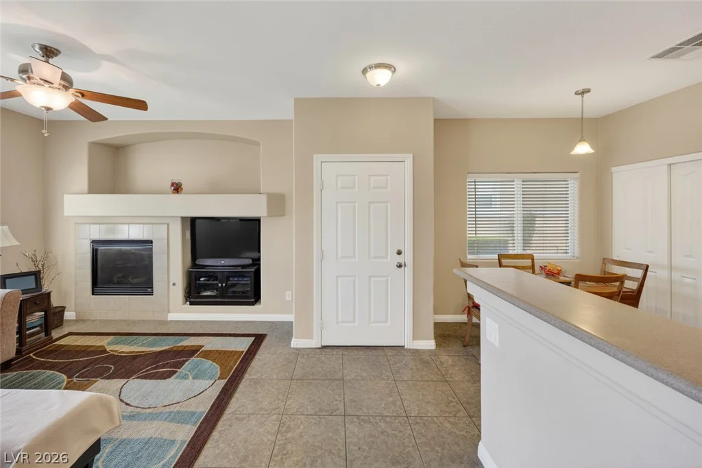 8725 Traveling Breeze, Las Vegas, NV 89178