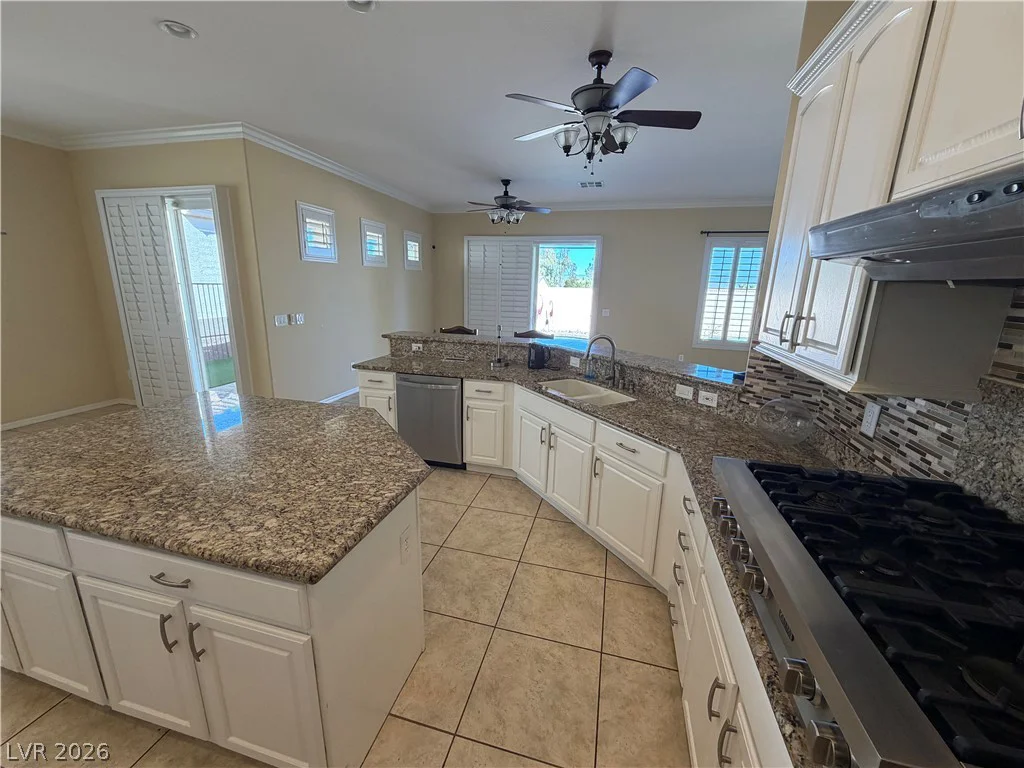 2127 Clearwater Lake, Henderson, NV 89044