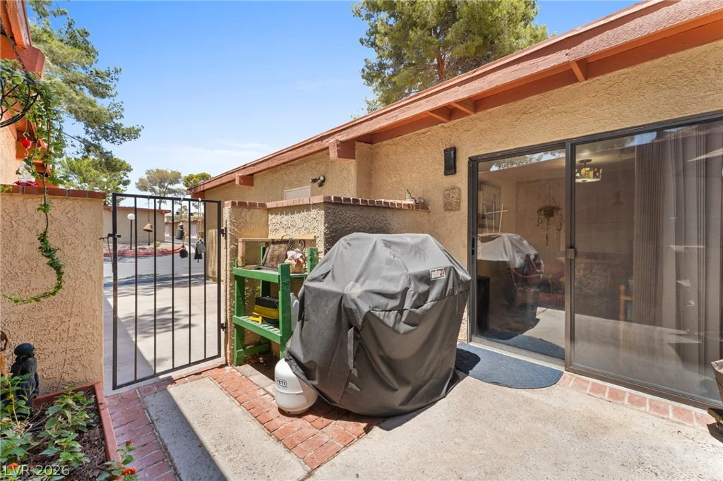 2402 Pickwick, Henderson, NV 89014