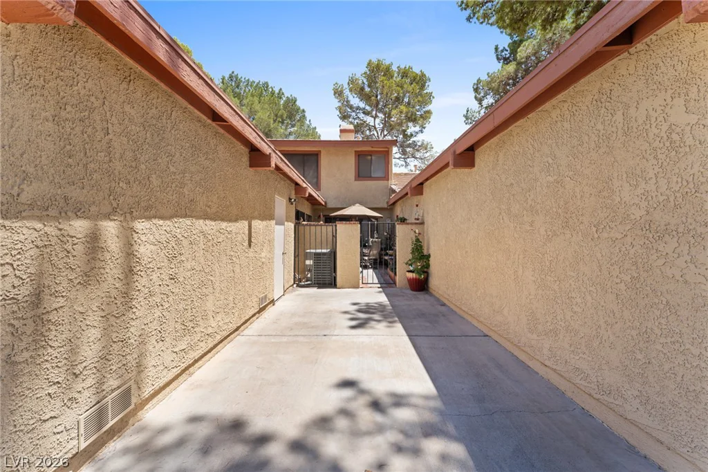 2402 Pickwick, Henderson, NV 89014