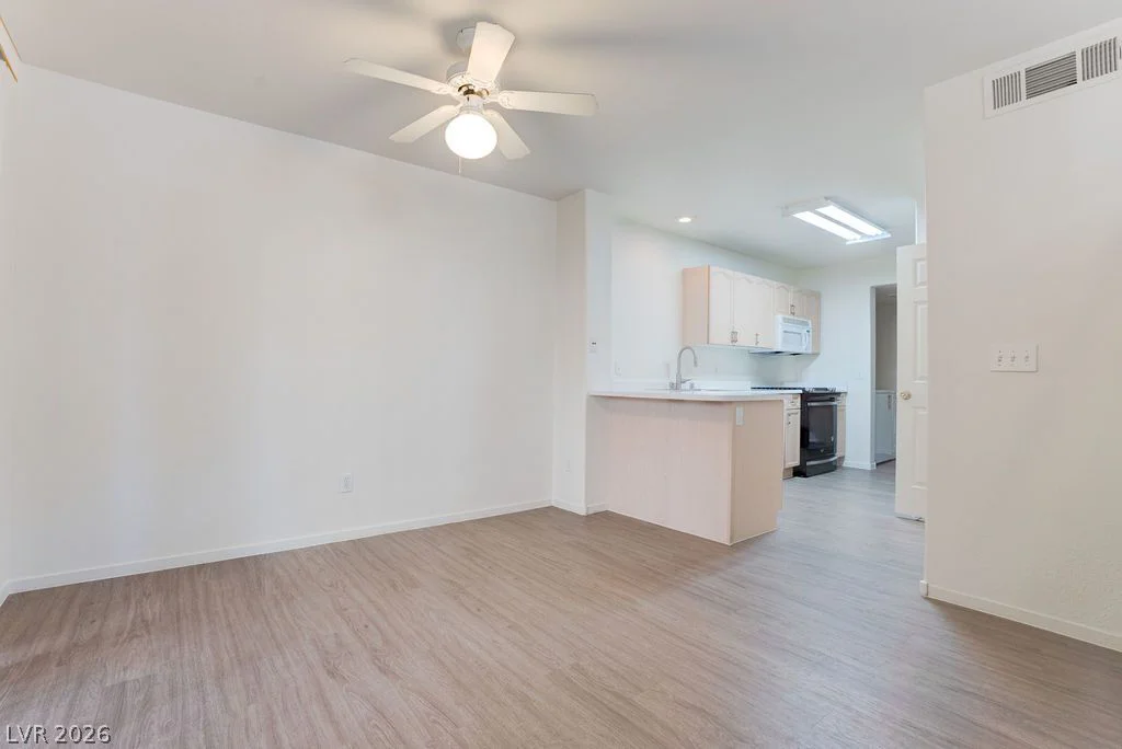 9672 Gunsmith, Las Vegas, NV 89123
