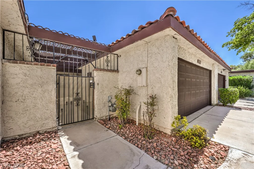 2731 San Lago, Las Vegas, NV 89121