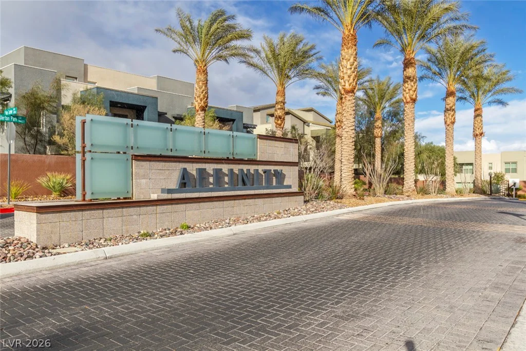 11257 Rainbow Peak, Las Vegas, NV 89135