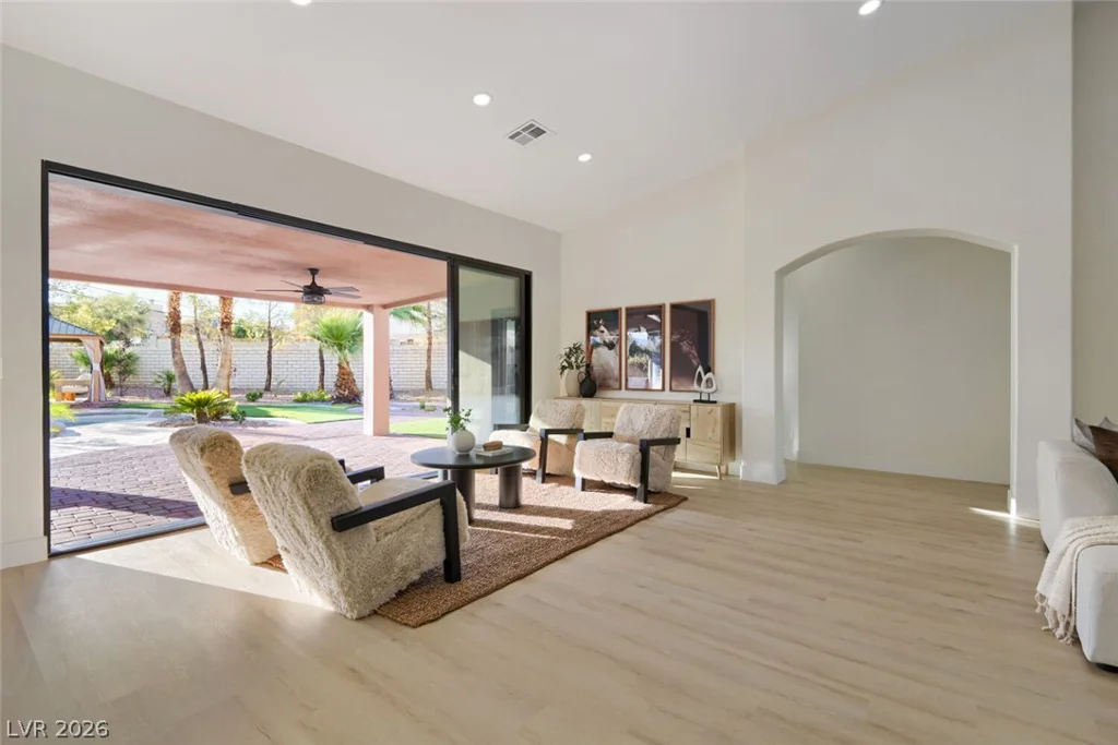 7540 Crystal Cave, Las Vegas, NV 89117